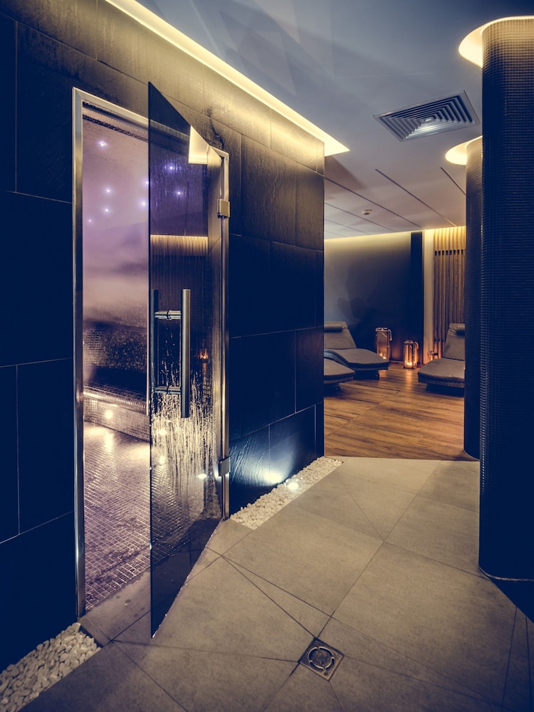 Steam room