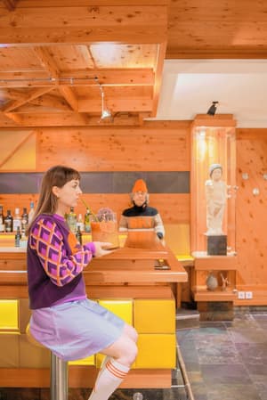 thumbnail: Bar (on property)