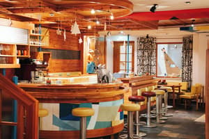 thumbnail: Bar (on property)