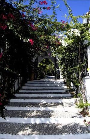 thumbnail: Exterior