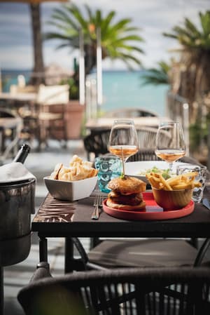 thumbnail: Restaurant