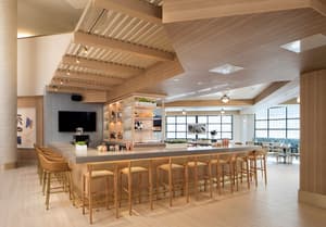 thumbnail: Bar (on property)