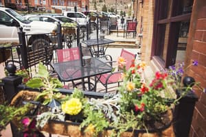 thumbnail: Outdoor dining
