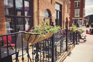 thumbnail: Outdoor dining
