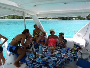 thumbnail: Family dining