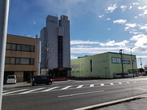thumbnail: Exterior