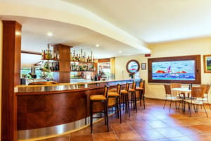 thumbnail: Bar (on property)