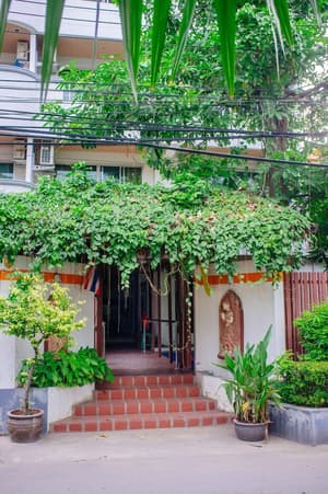 thumbnail: Exterior