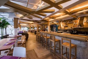 thumbnail: Bar (on property)
