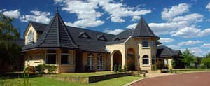 thumbnail: Front of property