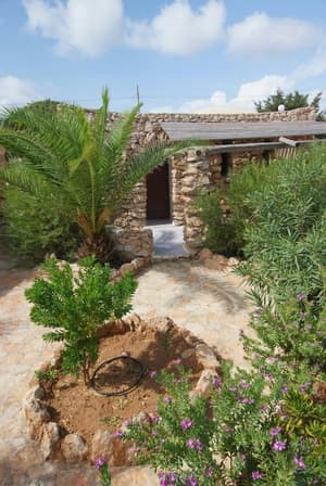 thumbnail: Exterior