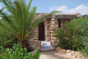 thumbnail: Exterior