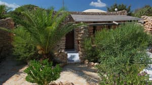 thumbnail: Exterior