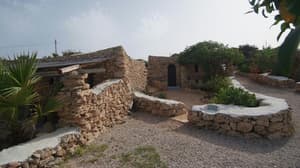 thumbnail: Exterior
