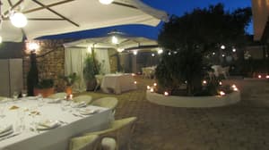thumbnail: Outdoor dining