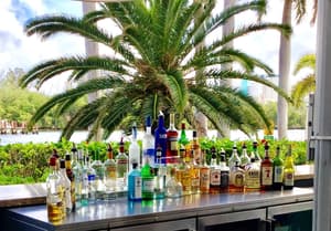thumbnail: Poolside bar