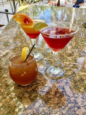 thumbnail: Poolside bar