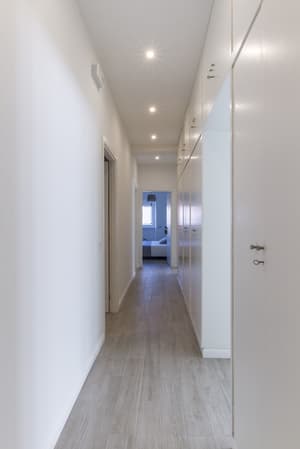 thumbnail: Interior entrance
