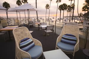 thumbnail: Outdoor dining