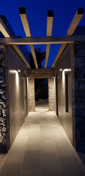thumbnail: Exterior
