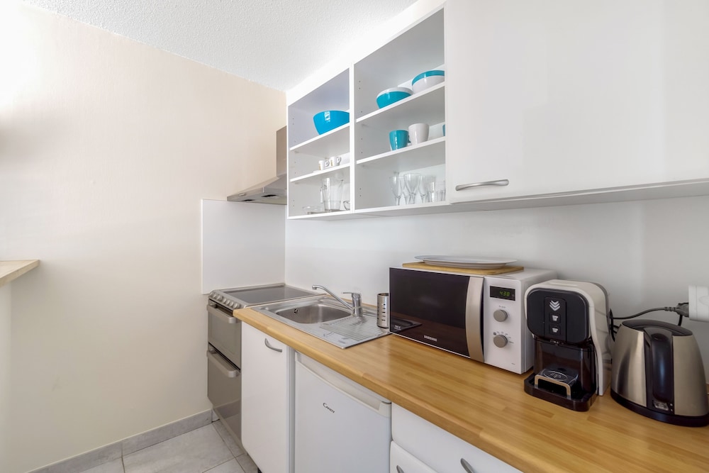 Private kitchenette