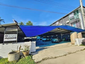 thumbnail: Front of property