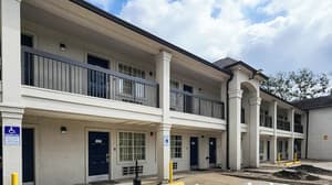 thumbnail: Exterior