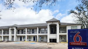 thumbnail: Exterior