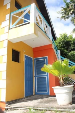 thumbnail: Exterior detail