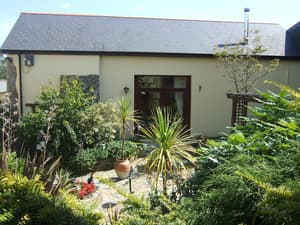 thumbnail: Exterior