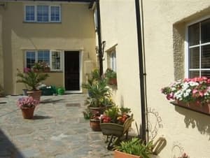 thumbnail: Exterior
