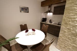 thumbnail: In-room dining