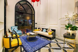 thumbnail: Lobby sitting area