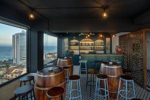 thumbnail: Poolside bar