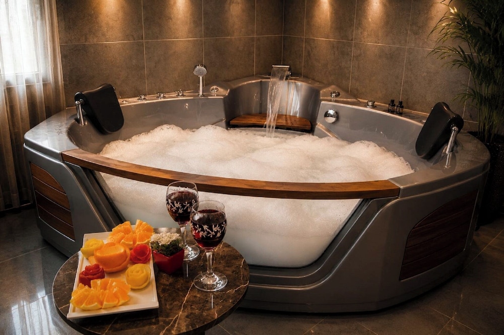 Jetted tub