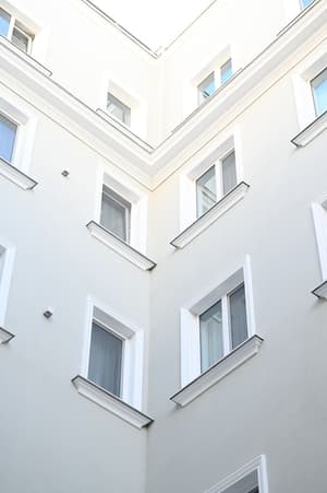thumbnail: Courtyard view