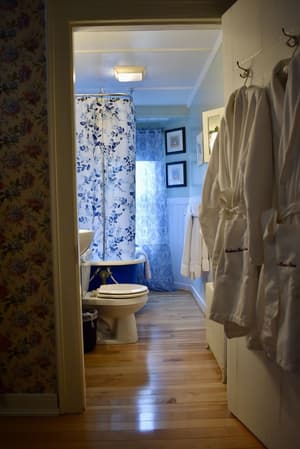 thumbnail: Bathroom