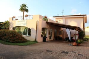 thumbnail: Exterior