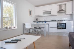 thumbnail: In-room dining