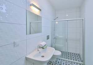 thumbnail: Bathroom shower