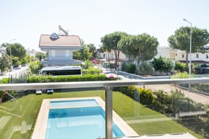 thumbnail: Balcony view