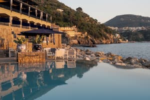 thumbnail: Outdoor dining