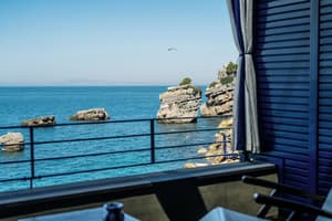 thumbnail: Outdoor dining