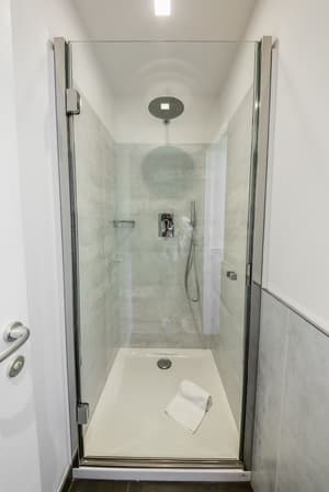 thumbnail: Bathroom shower