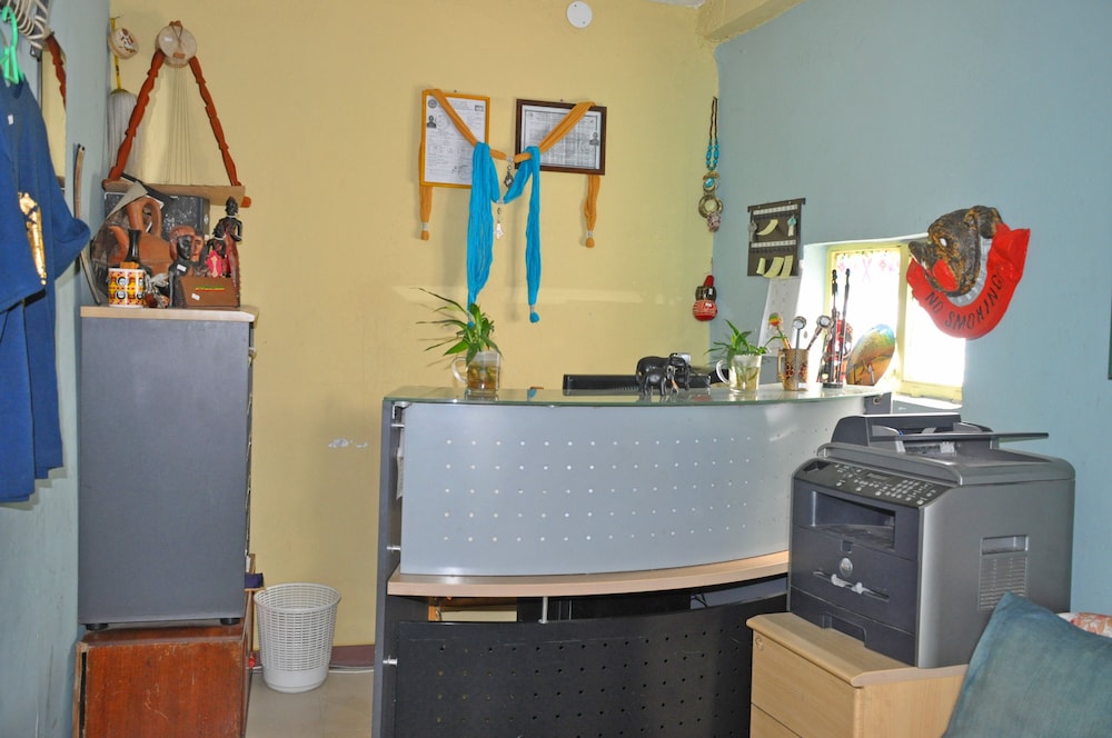 Check-in/check-out kiosk