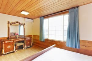 thumbnail: Room amenity