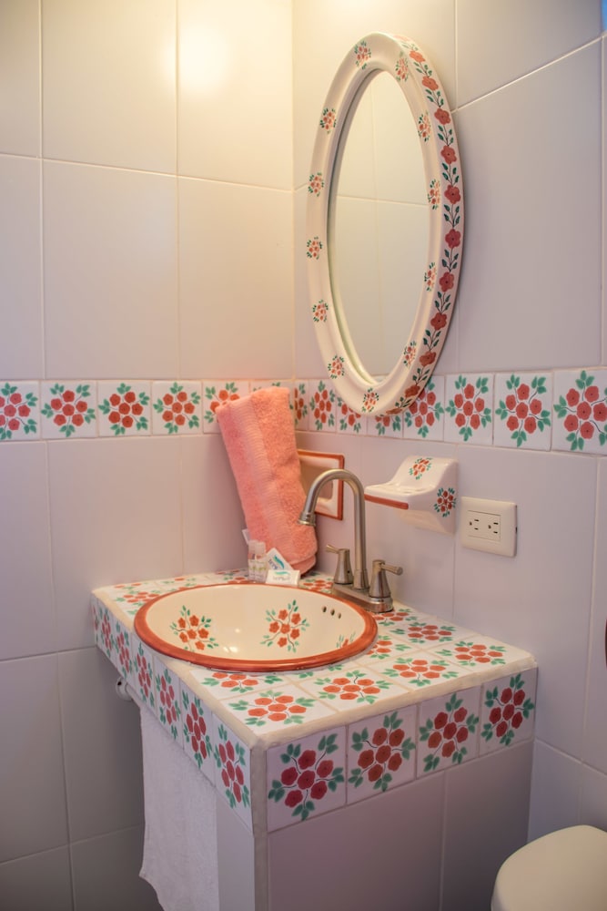 Bathroom sink