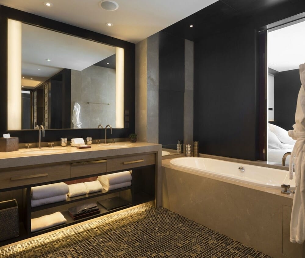 Bathroom amenities