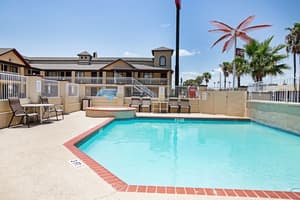 thumbnail: Outdoor pool