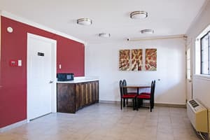 thumbnail: Breakfast area